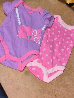 Set Of 2 Baby Kidgets Pink & Purple Onesies- Heart & Sunglasses Print Size 3-6M